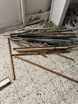 Schrottsammler in Düsseldorf entsorgen Autos, Motorräder und Wohnwagen.jpg