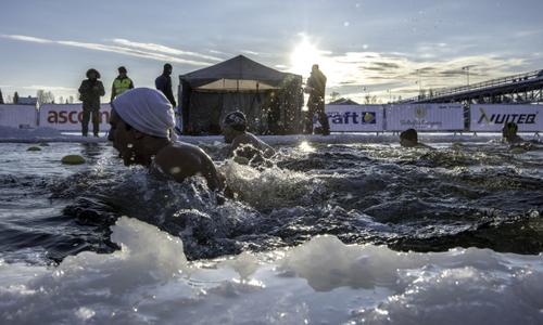 Kalt, kälter, Brustschwimmen