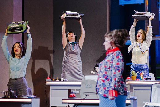Sekretärinnen_Premiere 31.1.15_Musikalische Komödie_Foto Kirsten Nijhof (8).jpg