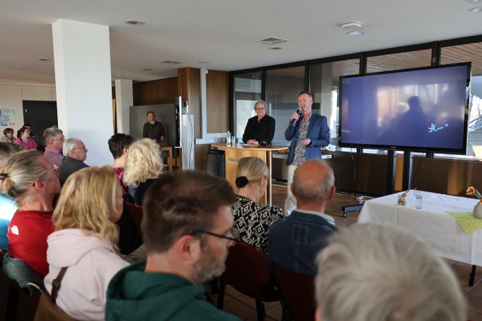 HJW Willkommen zur Holm Dressler Show.JPG