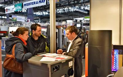 Information und Beratung bei den Ausstellern der GETEC