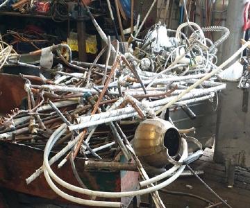 Auch für Firmenkunden übernimmt der kompetente Schrotthandel den Abtransport größerer Metallmengen. Als Serviceleistung bietet der Metallhandel in neuss auch das Zerlegen, Demontieren, Trennen oder Schneiden an.