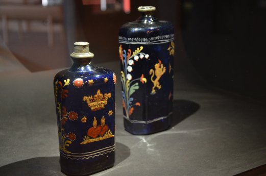 Schluchsee_Glasmuseum_Aeule_Kobaltflaschen 1750 © Friedbert Zapf.JPG
