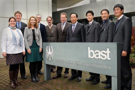 Deutsche und koreanische Verkehrssicherheitsexperten diskutierten Verkehrssicherheitsmaßnahmen in der BASt (Bild: BASt)