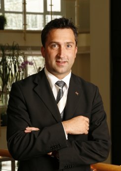 Daniel Hain, Hoteldirektor Mercure HH City.JPG