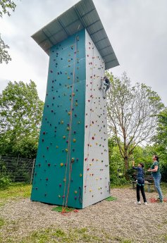 Kletterturm_aquarado.jpg