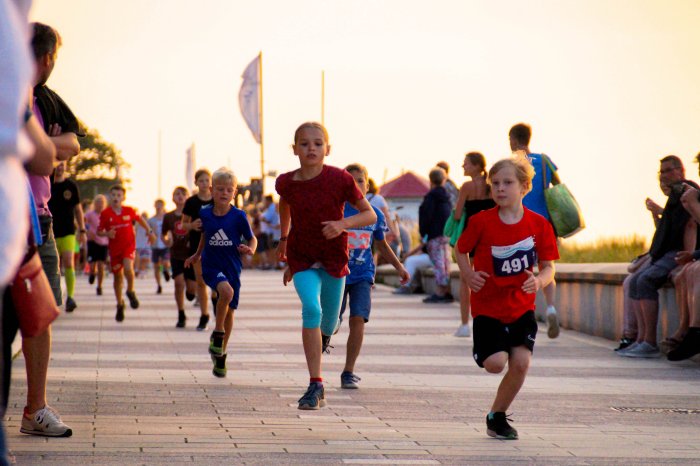 Kids Run 1 beim Night Run Kübo CUP (©Jasmin Fernholz).jpg