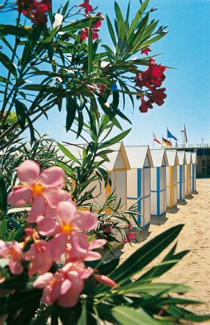 Spiaggia_Sabbiadoro_Cabine_p.jpg