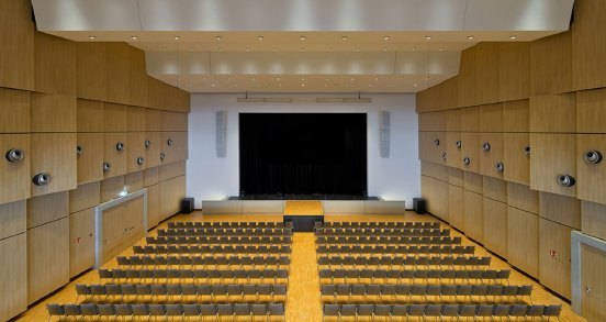 BadNeustadt_Stadthalle_Empore_foto_StadtBadNeustadt_Presse.jpg
