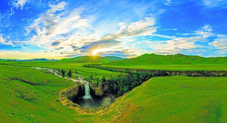 @_GettyImages-1173270870_Orchon-Wasserfall.jpg