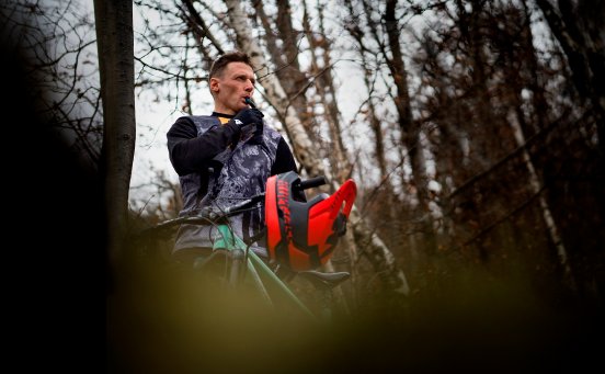 bluegrass-mtb-armour-back-shoulder-d3o-action1.jpg