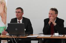 Das Bild zeigt Finanzchef Frank Brüggemann (links) und unseren Vorstandsvorsitzenden Ernst Butz