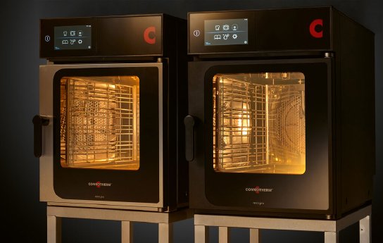 Convotherm mini pro Red Dot Award couple.jpg