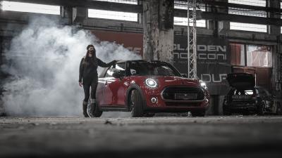Beliebter Briten-Kleinwagen auf großen Fuß - Tzunamee EVO am Mini Cooper Cabrio