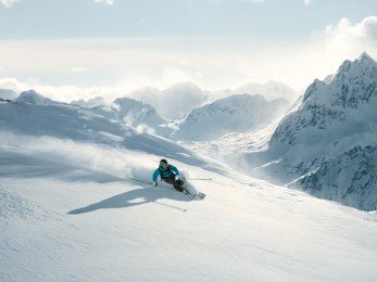 Skifahrer Chris Grabher im Montafon.jpg