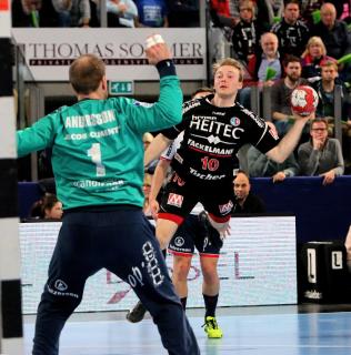 Der HC Erlangen kämpft und verliert trotzdem gegen Flensburg / Foto: HJKrieg, hl-studios, Erlangen