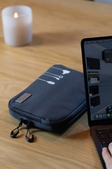 bco64gy_Blue cycle tech pouch 2_Troika-8.JPG