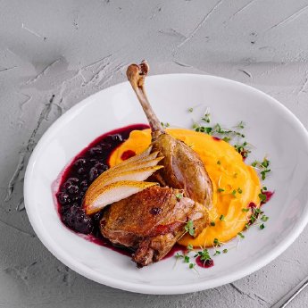 csm_festive-holiday-dinner-with-roasted-duck-b_dad5cf4354.jpg