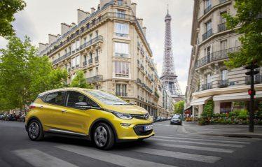 Exhibition star: The new Opel Ampera-e is celebrating its world premiere at the Paris Motor Show