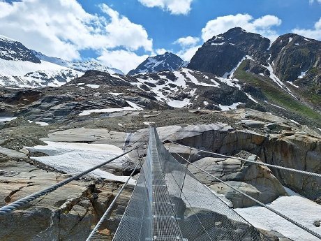 Hängebrücke c Carole Schwebel.jpg