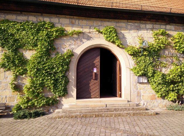 Eingang Weinbaumuseum Erlenbach.jpg