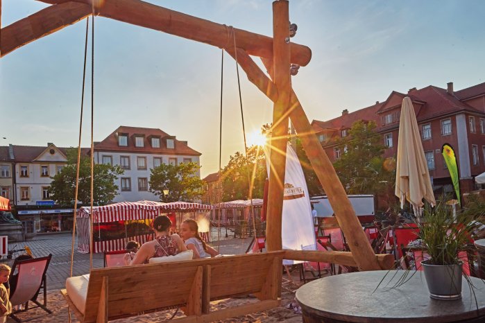 SchlossStrand Erlangen bei Sonnenuntergang (c) ETM Arne Seebeck.jpg