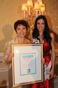 Senses Award 2011 - Hotel du Palais - Jeanne Marchetti und Miss Luxemburg - web res.JPG