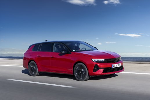 OpelAstraSportsTourerElectric (5).jpg