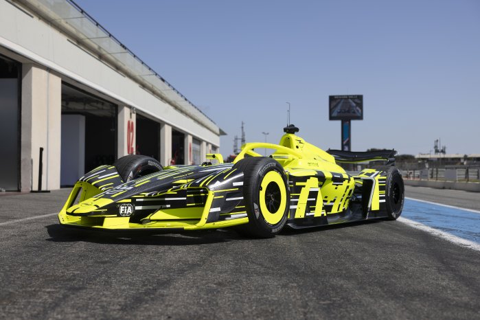 AufWelttourneeFormelEundOpelGSEFormulaETeammitStationeninerfolgreichenOpel-Mrkten (3).jpg
