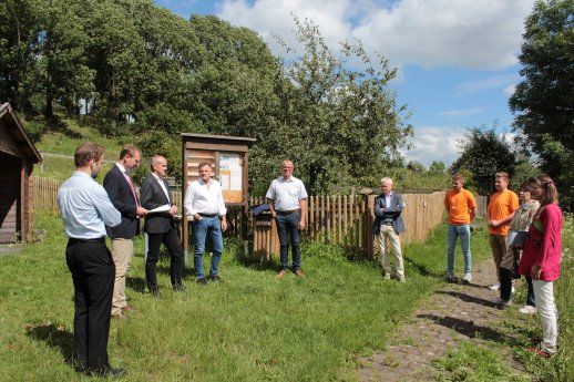 Gruppenbild_Vogelsberggarten Ulrichstein - Kopie.JPG