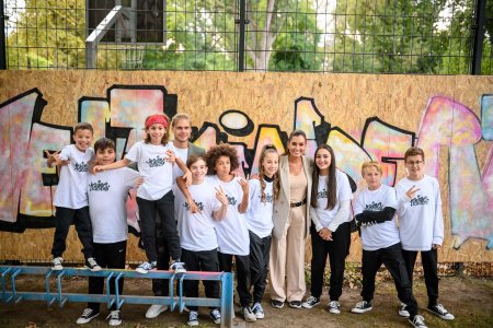 Zum diesjährigen Weltkindertag: TK Maxx und Children for a better World e.V. setzen Zeichen für soziales und kulturelles Engagement