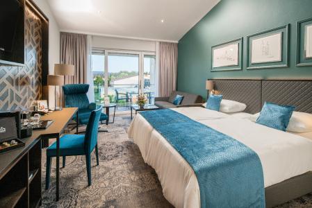 Im Juli hat das Best Western Plus Kurhotel an der Obermaintherme in Bad Staffelstein seine vier neuen Penthouse Suiten und drei Executive Zimmer (siehe Bild) eröffnet, die auf einer neuen Etage des Nordflügels entstanden sind