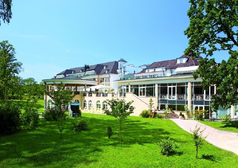 Steigenberger Hotel Der Sonnenhof_Außenansicht.jpg