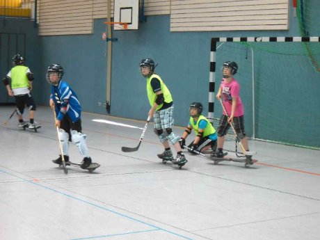 Waveboardhockey_Action.jpg