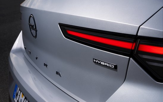 OpelAstraHybrid (1).jpg