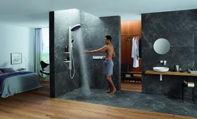 Das breitgefächerte Rainfinity-Sortiment bietet viele Möglichkeiten, den Duschbereich individuell nach den eigenen Ansprüchen auszustatten: Wand- oder Deckeninstallation, Kopf- oder Handbrause, mit nur einer Strahlart oder gleich drei verschiedenen, die Handbrause im klassischen Design oder in der geometrischen Stabform – der Gestaltungsfreiheit sind keine Grenzen gesetzt