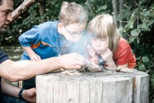 Feuer machen wie in der Steinzeit