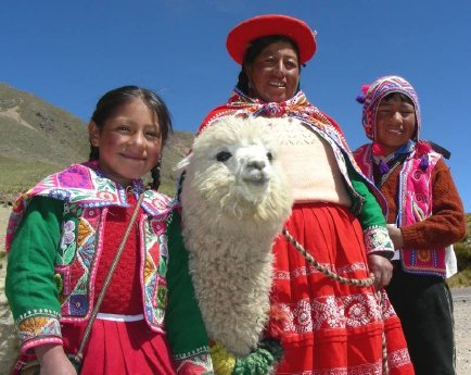 Indianerfamilie mit Alpaka klein.jpg