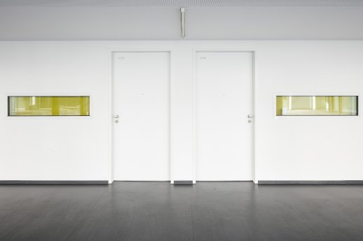 PM 1802 Schörghuber Cleanroom Türen für höchste Hygieneanforderungen_Bild 1.JPG
