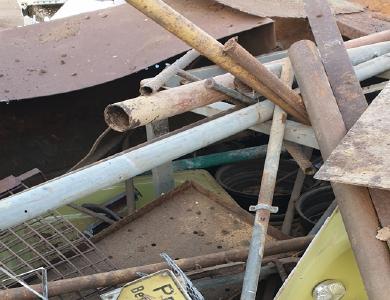 Die Schrottabholung Bergkamen ist auf das Abholen und Sortieren von Schrott spezialisiert und holt den Altmetallschrott nach vorheriger Terminabsprache kostenlos vom Kunden ab. Bei größeren Schrottmengen besteht darüber hinaus die Möglichkeit eines Schrottankaufs durch die Schrottabholung Bergkamen und Umgebung.