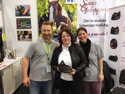 Swiss Galoppers Auch Gisela Gesk vom GG Reitsportartikel war als Premium Händlerin der Swiss Galoppers vor Ort.
