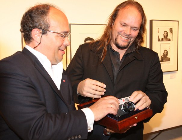 Dr. Andreas Kaufmann mit Camillo Guevara.jpg