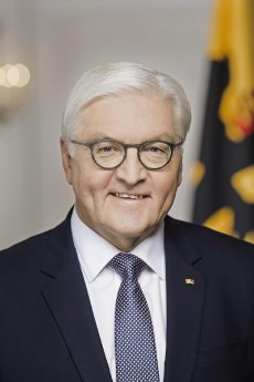 2017-05-11  Bundespräsident Steinmeier Schirmherr der Seenotretter.jpg