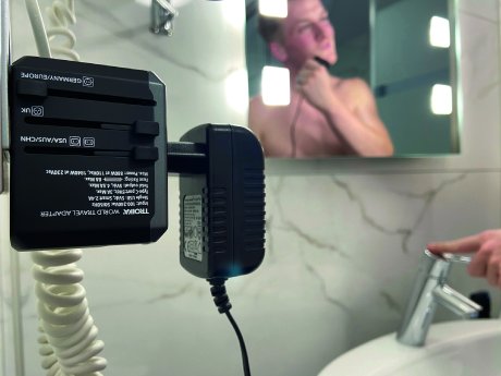 tra45bk_world travel adapter_troika(7).jpg