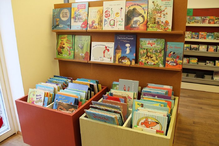 Bilderbücher_Autor Stadtbibliothek Erlanden_copyright_creative commons.jpg