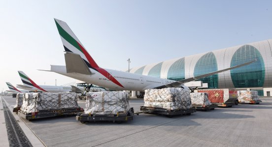 Emirates_startet_humanit%C3%A4re_Luftbr%C3%BCcke_(1).jpg