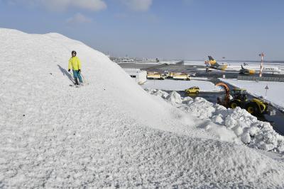 "Ski und Rodel gut" - ganz neue Perspektiven am Flughafen München / Foto: Alex Tino Friedel / Copyright: Flughafen München GmbH, Unternehmenskommunikation