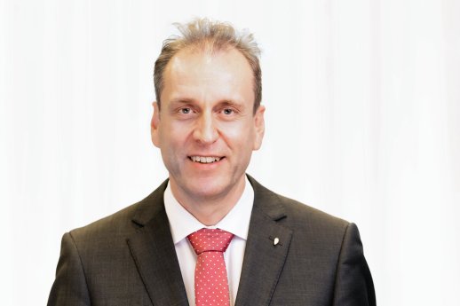 Prof. Dr. med. habil. Jan Löhler (c) Lopata_axentis.jpg