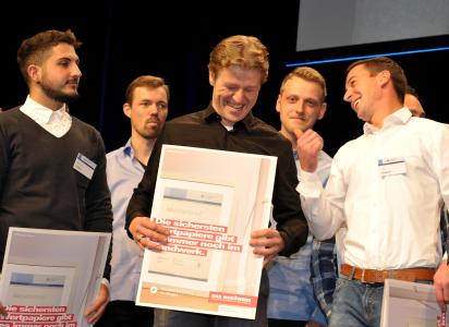 Da war die Welt noch in Ordnung. Jungmeister bei der Verleihung der Meisterbriefe im vergangenen Jahr, Foto: meisterfeier_2019 / Susanne Gnamm