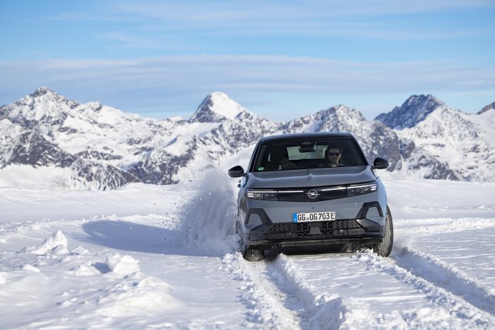 OpelGrandlandElectricAWD (12).jpg